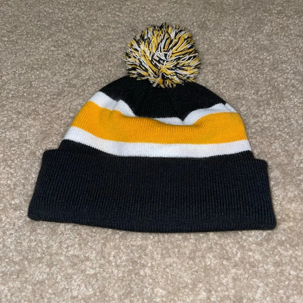 NFL Team Apparel Pittsburgh Steelers Knit Beanie Hat Pom Pom Black Gold OSFA